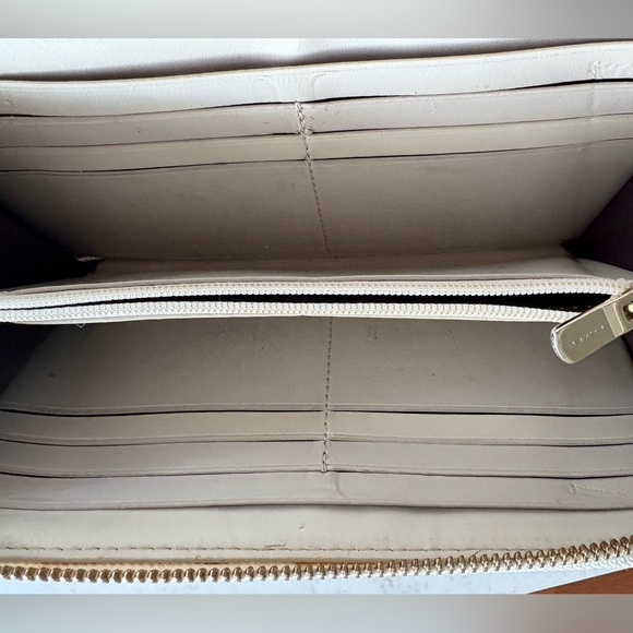 Coach Signature Zip Around Wallet - Picture 11 of 13